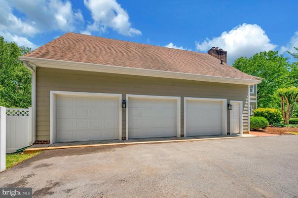 Detached Garage, Exterior