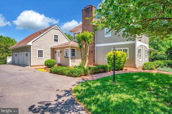 Detached Garage, Exterior, Facade, Farmhouse