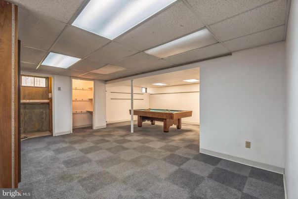 Billiard Table, Game Room, Interior