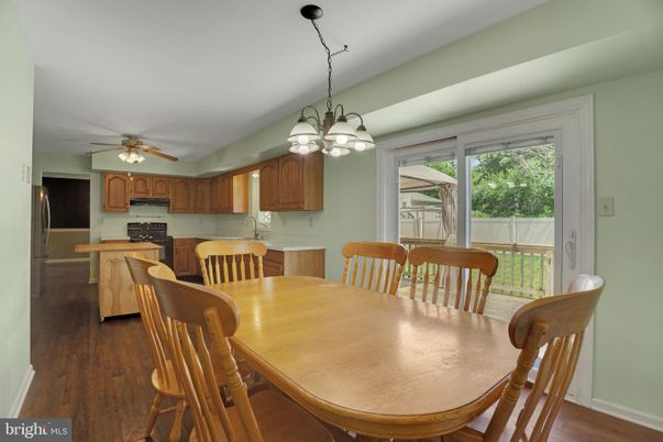 Chandelier, Dining room, Interior, Kitchen, Pendant Lights, Wood Texture Flooring