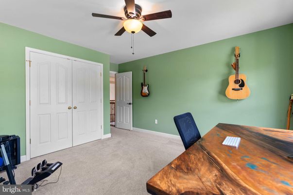 Home Office, Interior