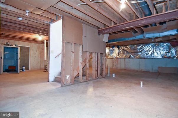 Empty room, Interior, Wooden Beams