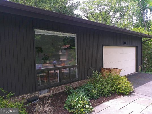 Detached Garage, Exterior