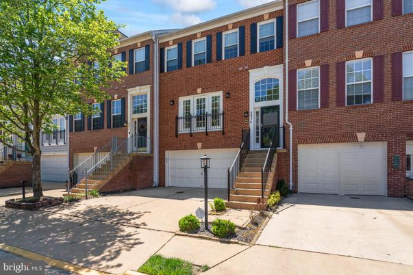 Attached, Exterior, Facade, Brick Facade, Rowhouse