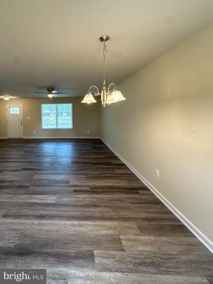 Empty room, Interior, Pendant Lights, Wood Texture Flooring