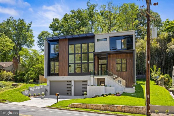 Attached, Exterior, Facade, Modern