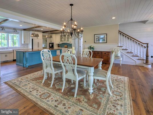 Chandelier, Dining room, Interior, Kitchen, Pendant Lights, Recessed Lighting, Wood Texture Flooring