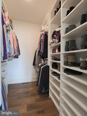 Interior, Walk-in Closets, Wood Texture Flooring