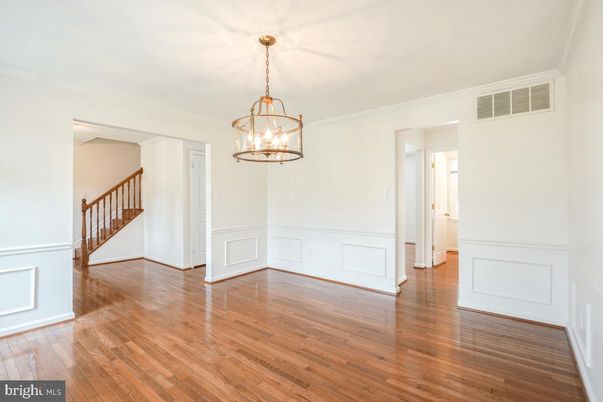 Empty room, Interior, Pendant Lights, Wood Texture Flooring