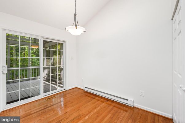 Empty room, Interior, Pendant Lights, Wood Texture Flooring