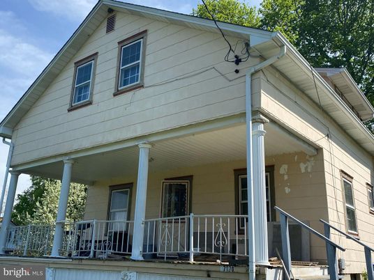 Exterior, Facade, None