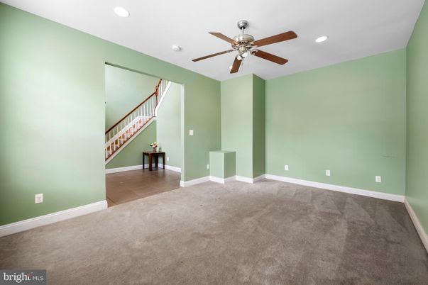Empty room, Interior, Recessed Lighting