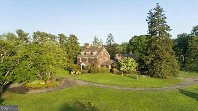 Backyard, Exterior, Facade, French Provincial