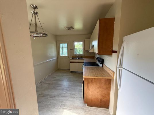 Interior, Kitchen, Pendant Lights, Wood Texture Flooring