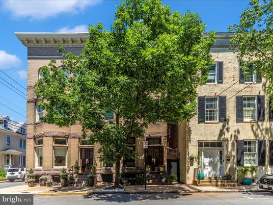 Exterior, Facade, Brick Facade, Rowhouse