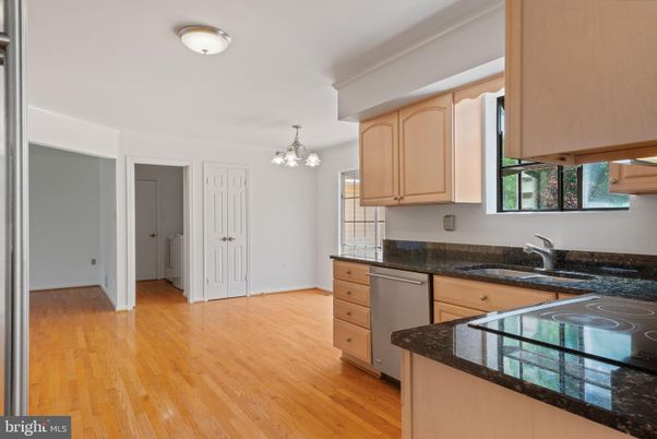 Chandelier, Interior, Kitchen, Wood Texture Flooring