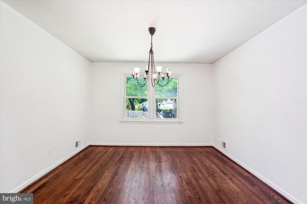 Chandelier, Empty room, Interior, Wood Texture Flooring