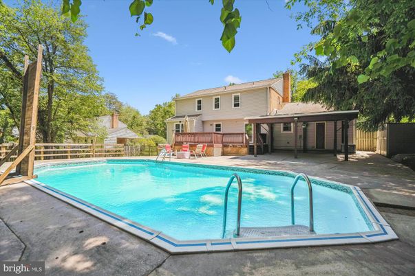 Exterior, Pool