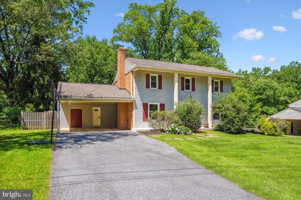 Attached, Backyard, Exterior, Facade, Split Level