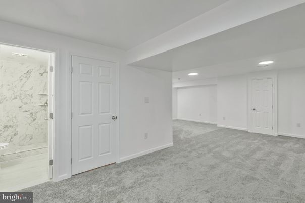 Bathroom, Empty room, Interior, Marble, Marble Walls, Recessed Lighting