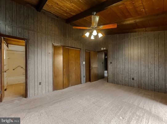 Empty room, Interior, Wooden Beams, Wooden Ceilings, Wooden Walls
