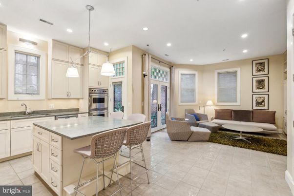 Interior, Kitchen, Living room, Pendant Lights, Recessed Lighting, Stainless Steel Appliances