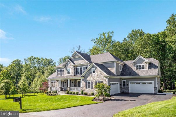 Attached, Exterior, Facade, Cape Cod