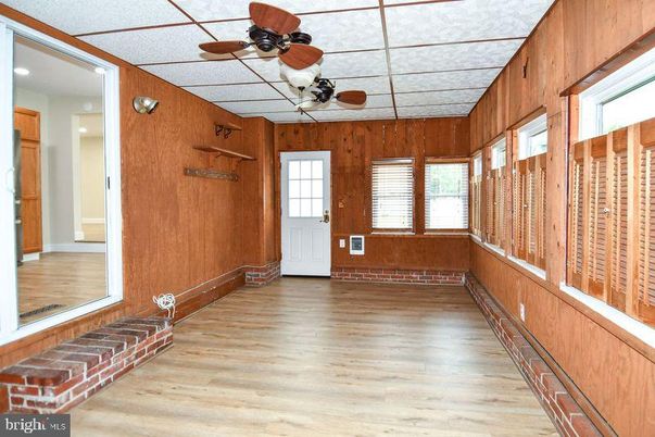 Empty room, Interior, Wood Texture Flooring, Wooden Walls