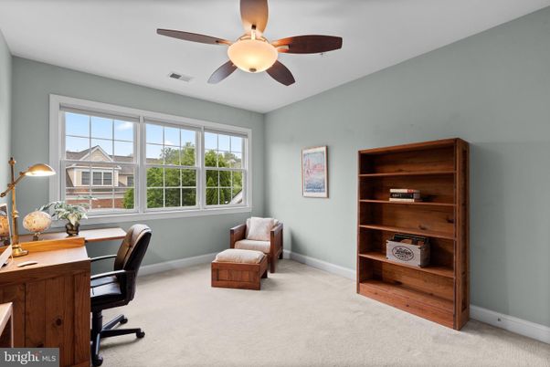 Home Office, Interior