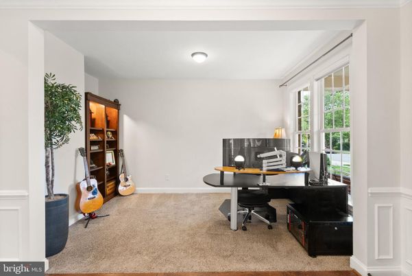 Home Office, Interior