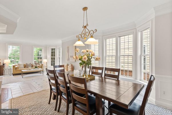 Chandelier, Dining room, Interior, Living room, Pendant Lights
