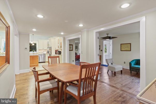 Dining room, Interior, Kitchen, Pendant Lights, Recessed Lighting, Wood Texture Flooring
