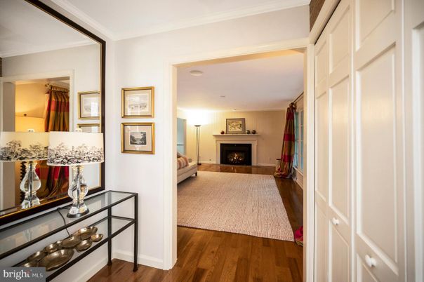 Bedroom, Fireplace, Interior, Recessed Lighting, Wood Texture Flooring