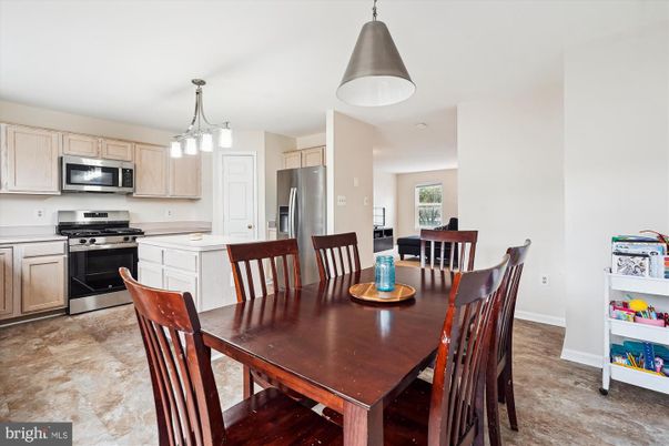 Dining room, Interior, Kitchen, Pendant Lights, Stainless Steel Appliances