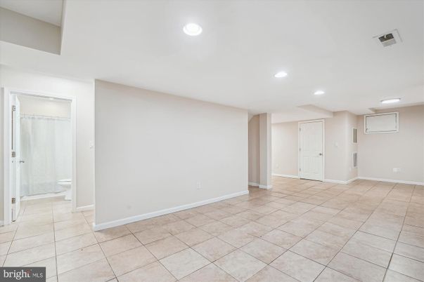 Bathroom, Empty room, Interior, Recessed Lighting