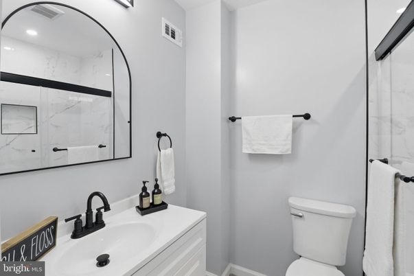 Bathroom, Interior, Marble Walls, Recessed Lighting
