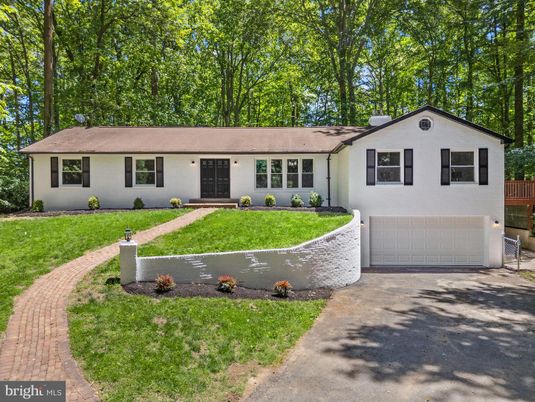 Attached, Exterior, Facade, Ranch