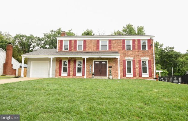 Attached, Exterior, Facade, Brick Facade, Georgian