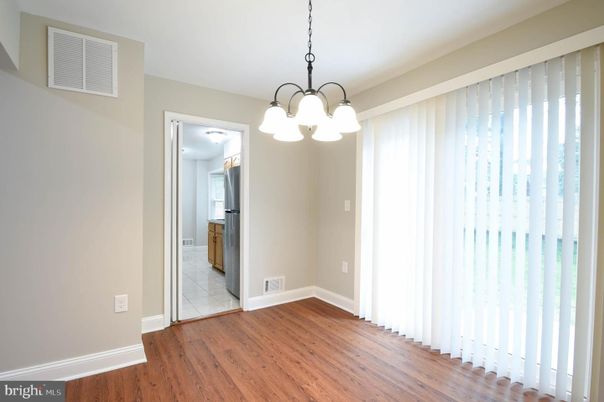 Empty room, Interior, Pendant Lights, Wood Texture Flooring