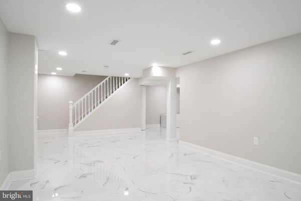 Empty room, Interior, Marble, Recessed Lighting