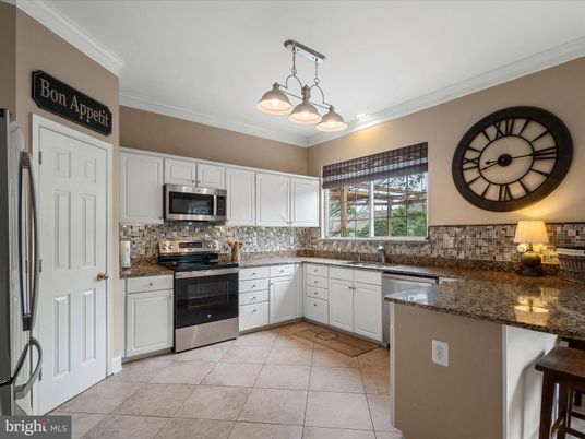 Interior, Kitchen, Pendant Lights, Stainless Steel Appliances