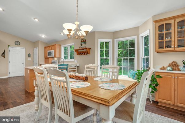 Chandelier, Dining room, Interior, Recessed Lighting, Wood Texture Flooring