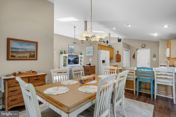 Chandelier, Dining room, Interior, Kitchen, Pendant Lights, Recessed Lighting, Wood Texture Flooring