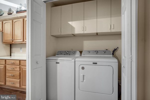 Interior, Utility Closets, Washer, Wood Texture Flooring