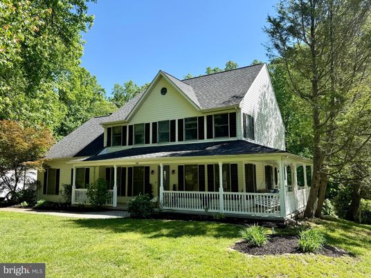 Exterior, Facade, Farmhouse