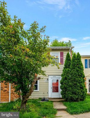 Exterior, Facade, American Foursquare