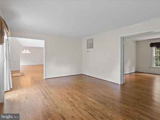 Chandelier, Empty room, Interior, Wood Texture Flooring