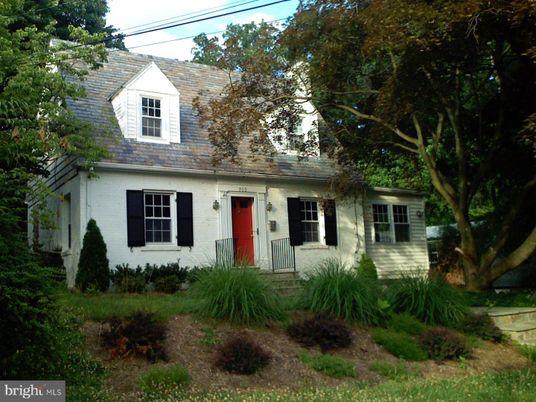 Exterior, Facade, Cape Cod