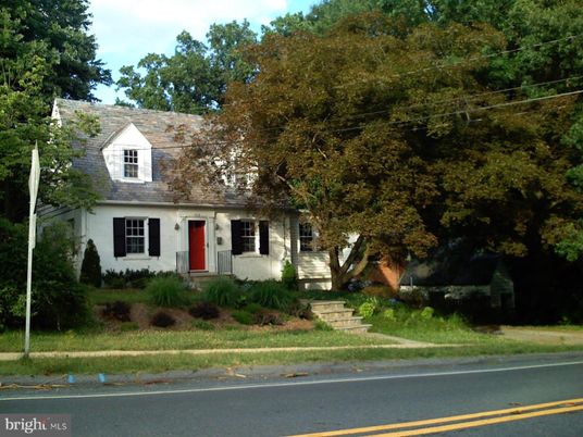 Exterior, Facade, Cape Cod