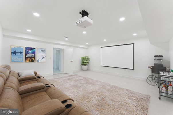 Interior, Projection Screen, Recessed Lighting, Theatre Room